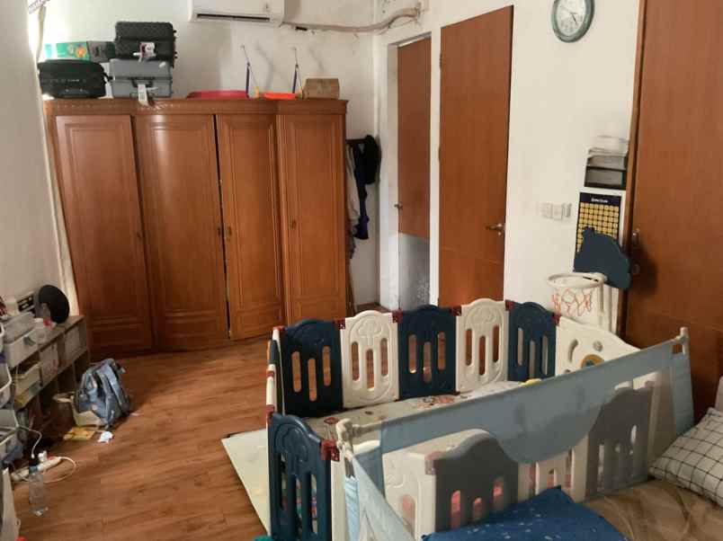 dijual rumah jalan cempaka putih timur