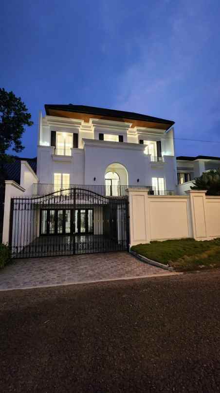 dijual rumah jalan danau maninjau no 38