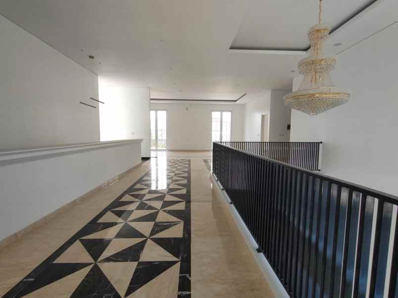 dijual rumah jalan danau maninjau no 38