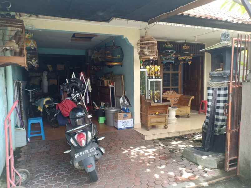 dijual rumah jalan gatot subroto barat