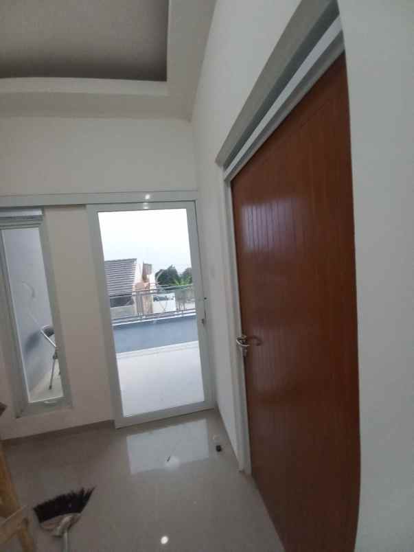 dijual rumah jalan jatihandap