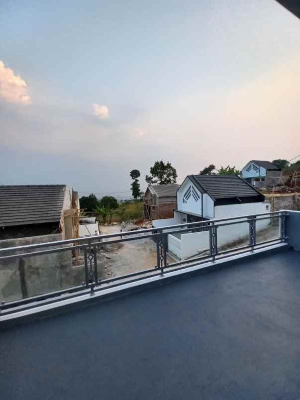 dijual rumah jalan jatihandap