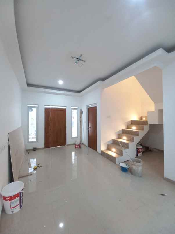 dijual rumah jalan jatihandap