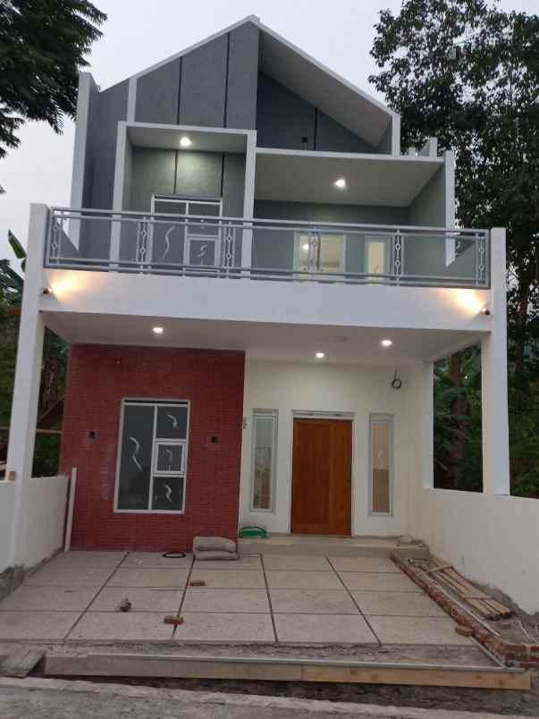 dijual rumah jalan jatihandap