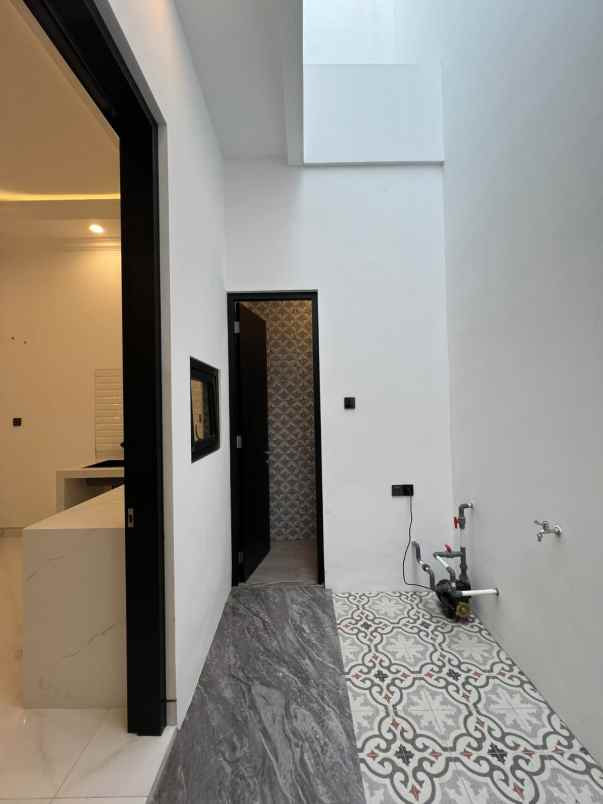 dijual rumah jalan kertajaya indah timur