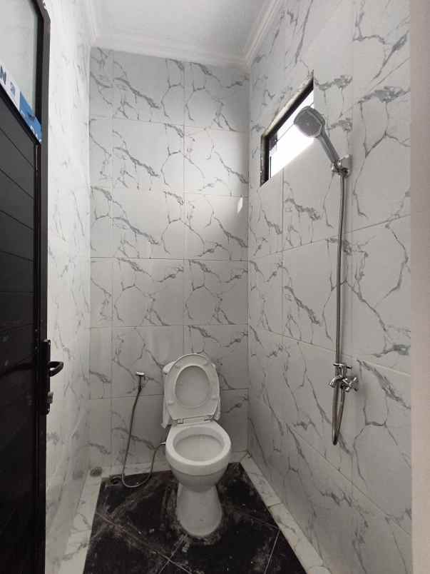 dijual rumah jalan perhubungan