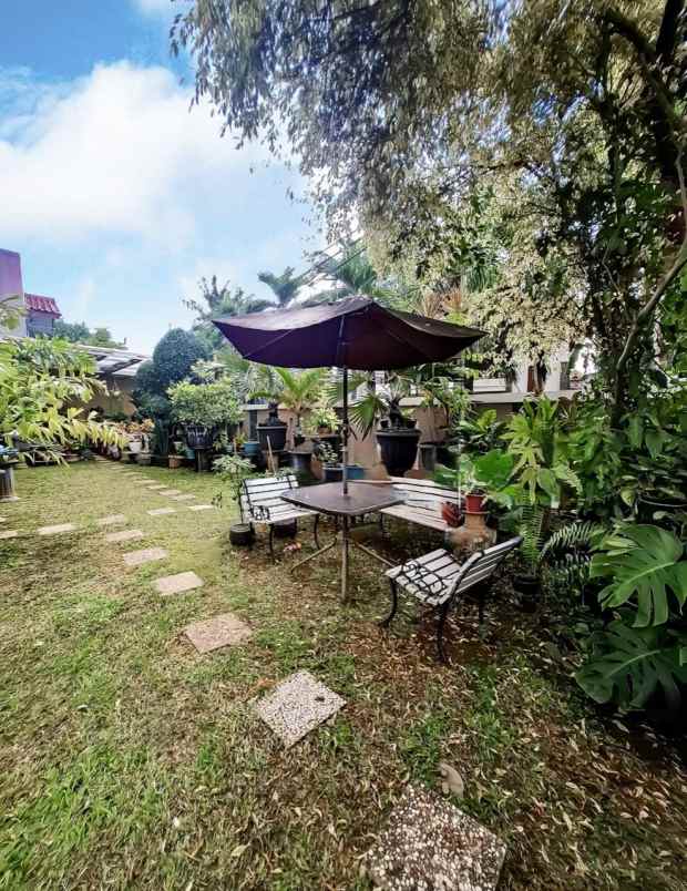 dijual rumah jalan raya bintaro