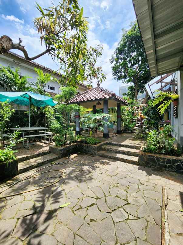 dijual rumah jalan raya bintaro jaya