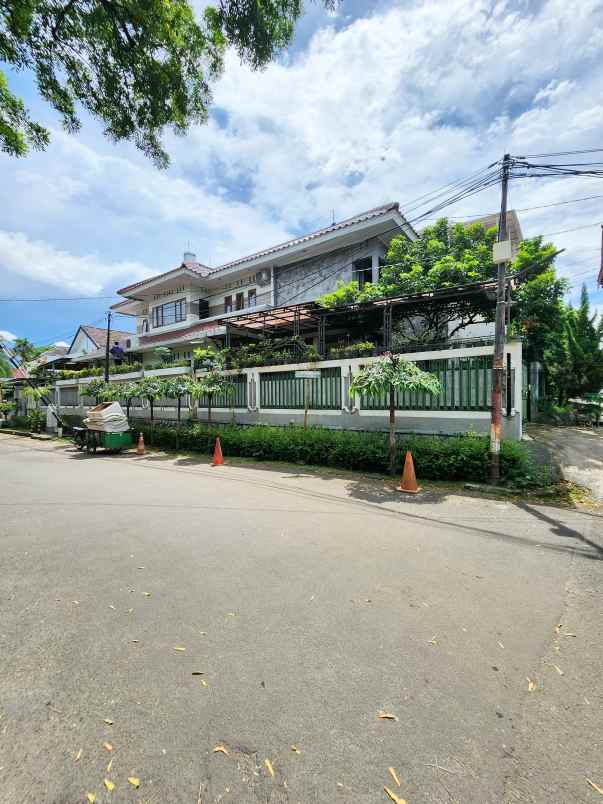 dijual rumah jalan raya bintaro jaya