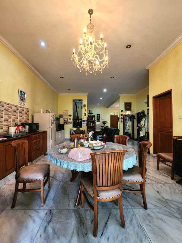 dijual rumah jalan raya bintaro jaya