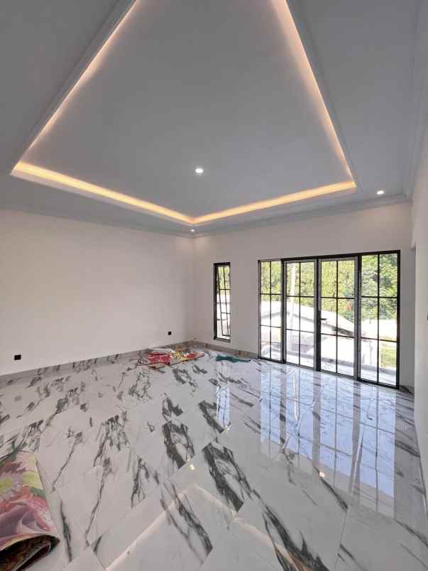 dijual rumah jalan raya jagakarsa