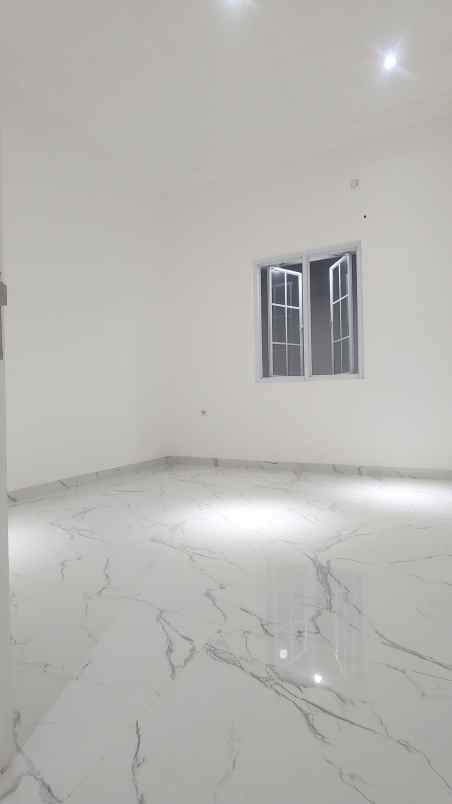 dijual rumah jalan raya joglo jakarta barat