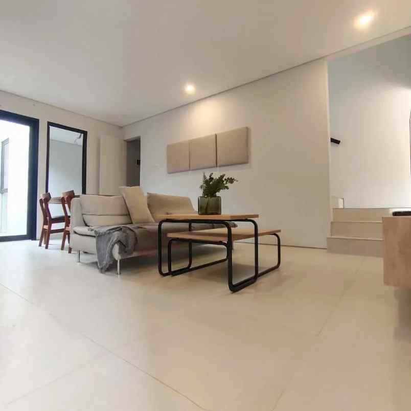 dijual rumah jalan raya pondok cabe golf