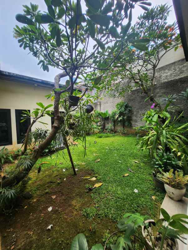dijual rumah jalan raya tanah kusir