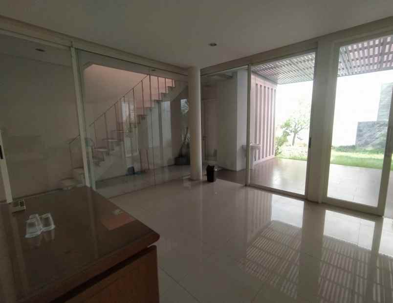 dijual rumah jalan royal park 1 citraland