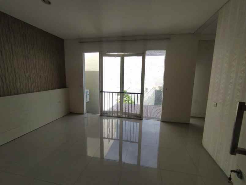 dijual rumah jalan royal park 1 citraland