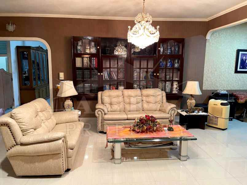 dijual rumah jalan suhada dalam kota pontianak