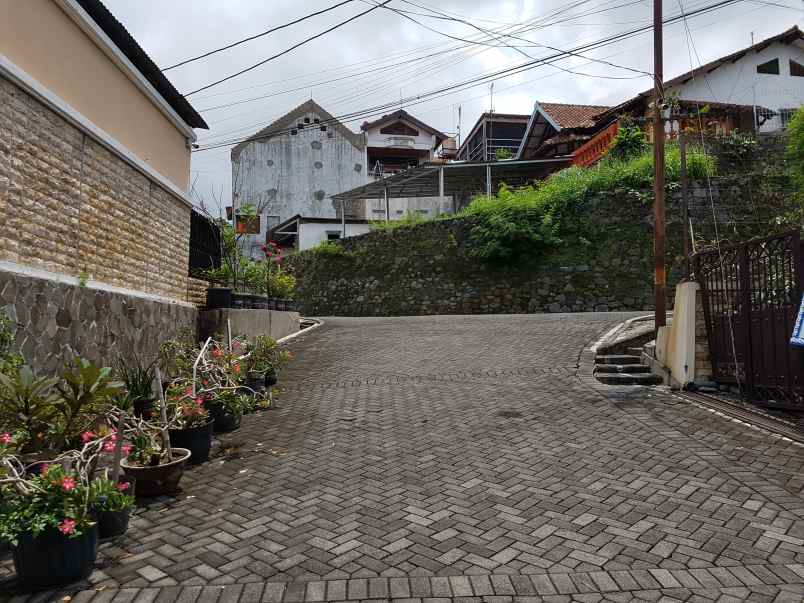 dijual rumah jalan tampomas sampangan