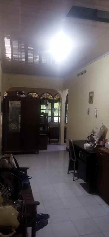 dijual rumah jalan tampomas sampangan