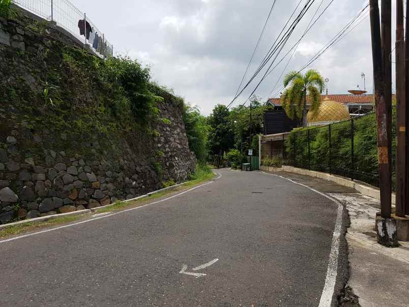 dijual rumah jalan tampomas sampangan