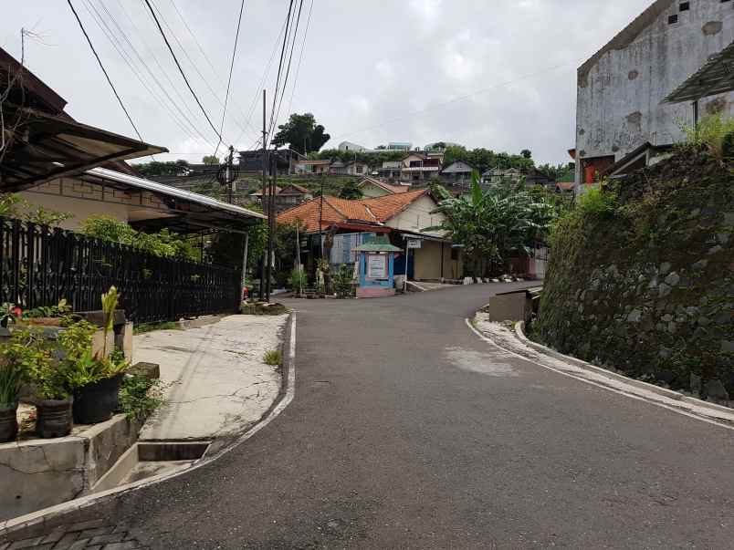 dijual rumah jalan tampomas sampangan