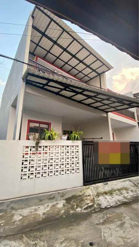 dijual rumah japos ciledug
