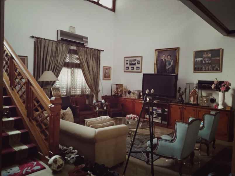 dijual rumah jl adhyaksa 9 no 1 rw 4 lb