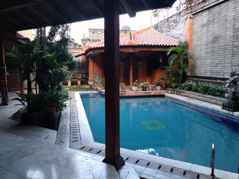 dijual rumah jl adhyaksa 9 no 1 rw 4 lb