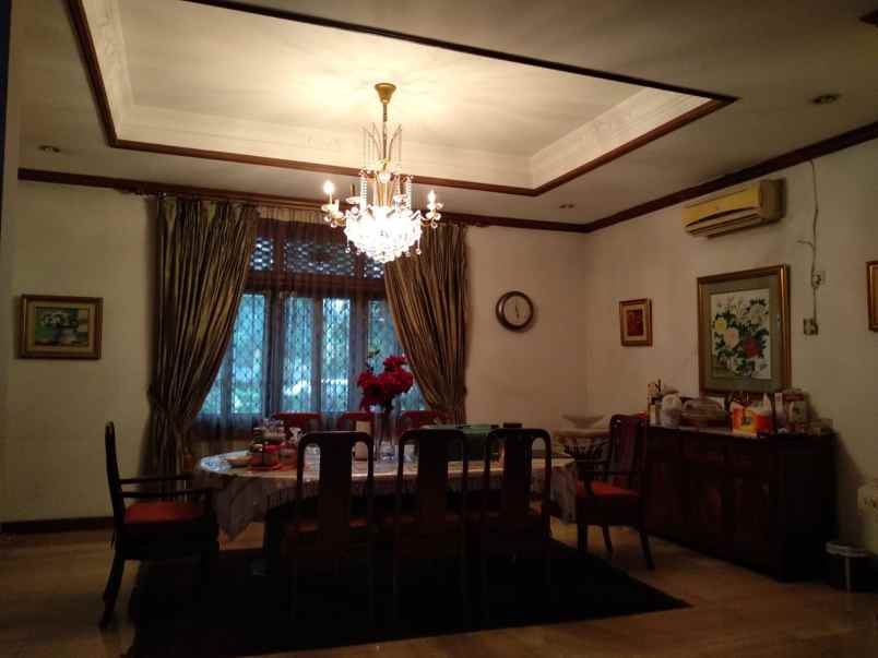 dijual rumah jl adhyaksa 9 no 1 rw 4 lb