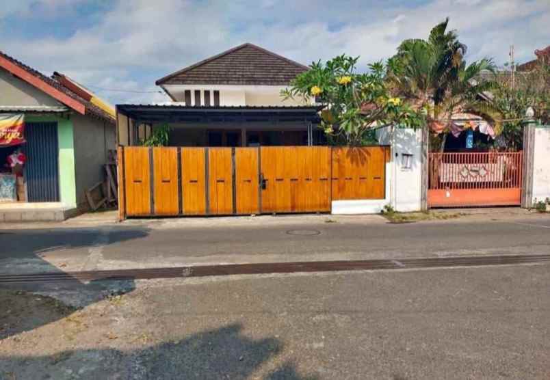 dijual rumah jl bantul km 7
