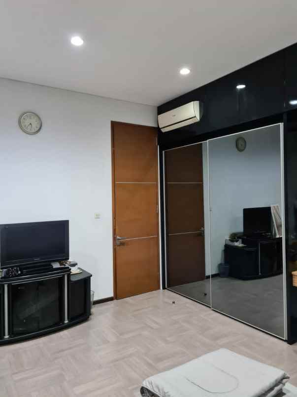 dijual rumah jl cempaka putih tengah