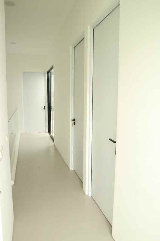 dijual rumah jl dian istana praja indah