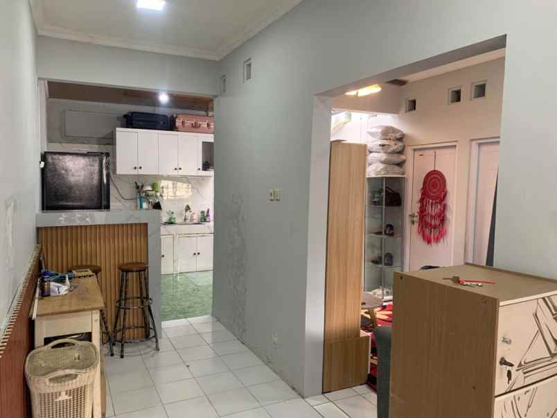 dijual rumah jl godean km 8