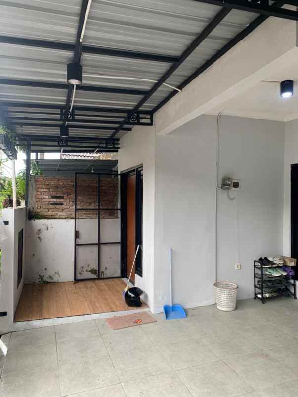 dijual rumah jl godean km 8