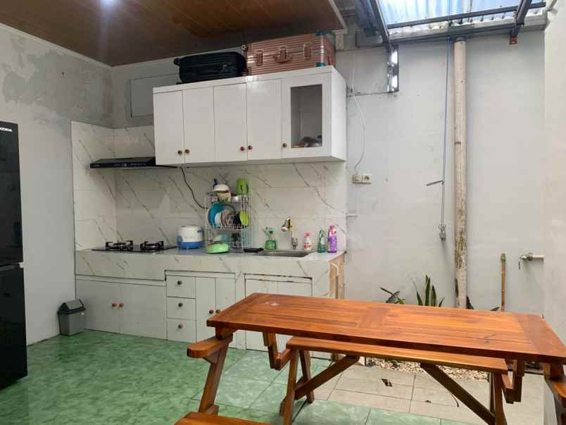 dijual rumah jl godean km 8