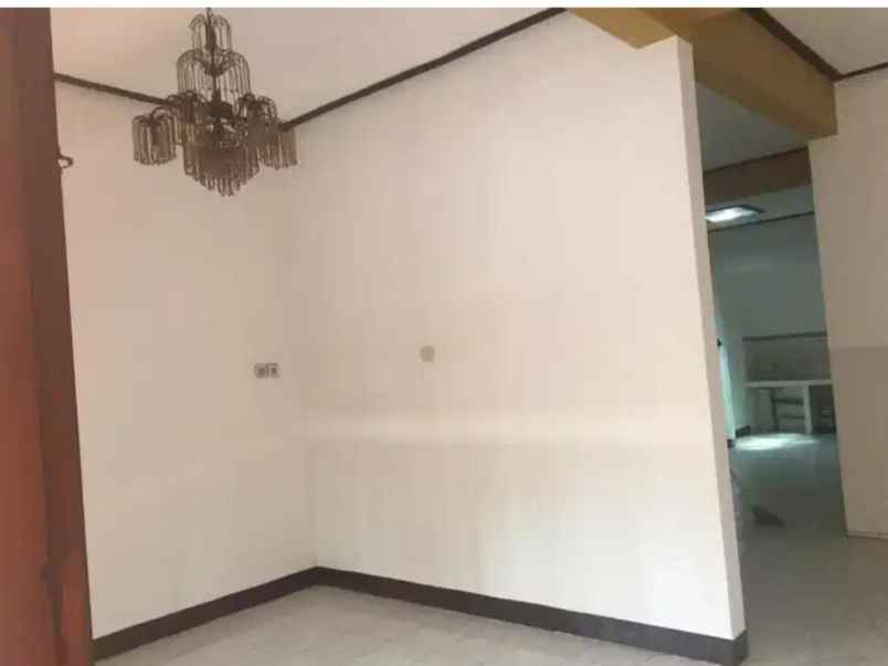 dijual rumah jl gunungsari indah blok