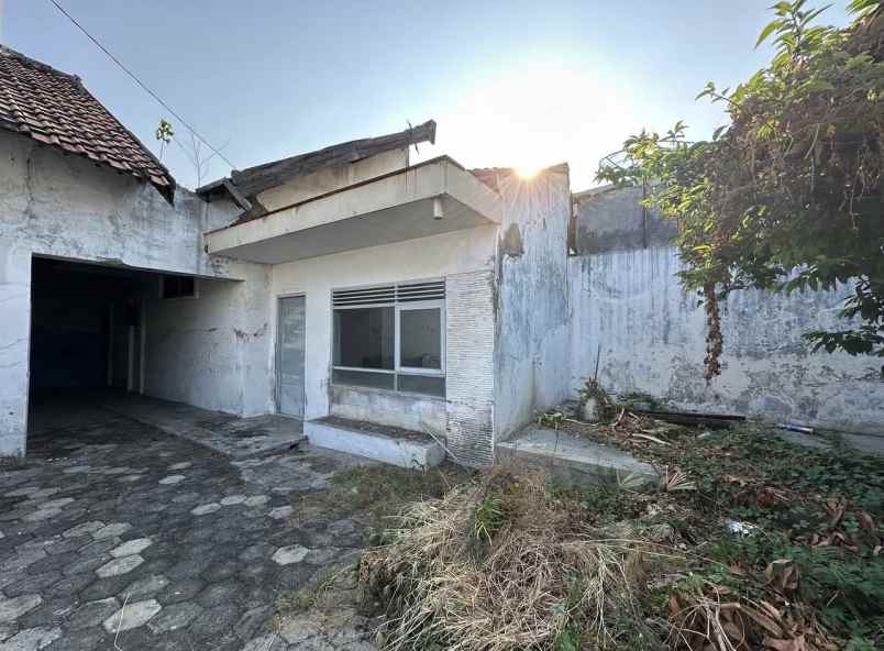 dijual rumah jl halmahera mintaragen