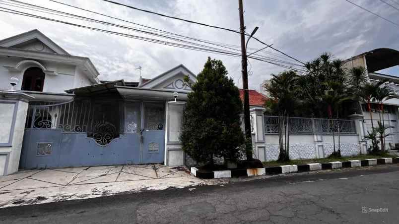 dijual rumah jl jemur andayani