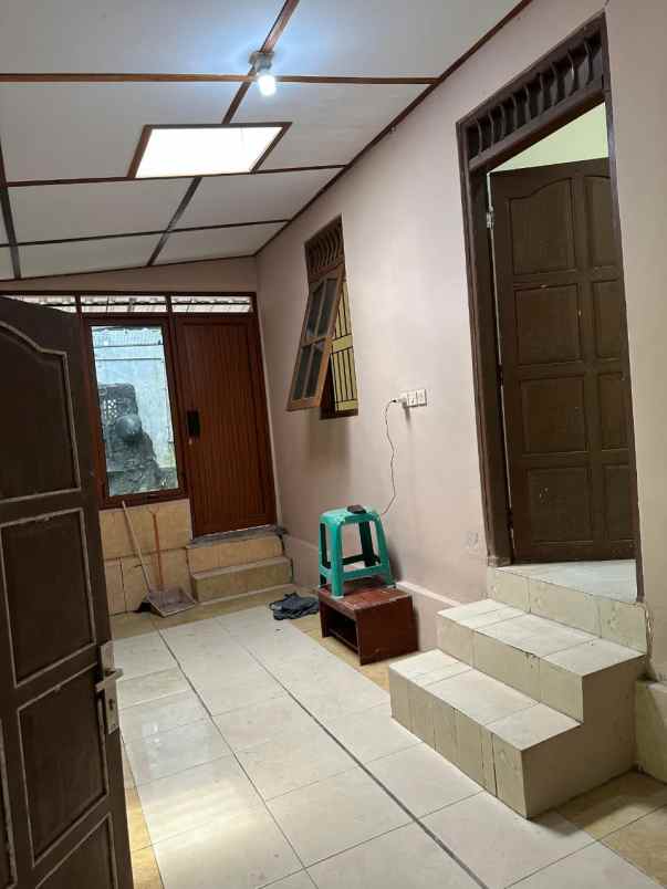 dijual rumah jl kaliurang km 12