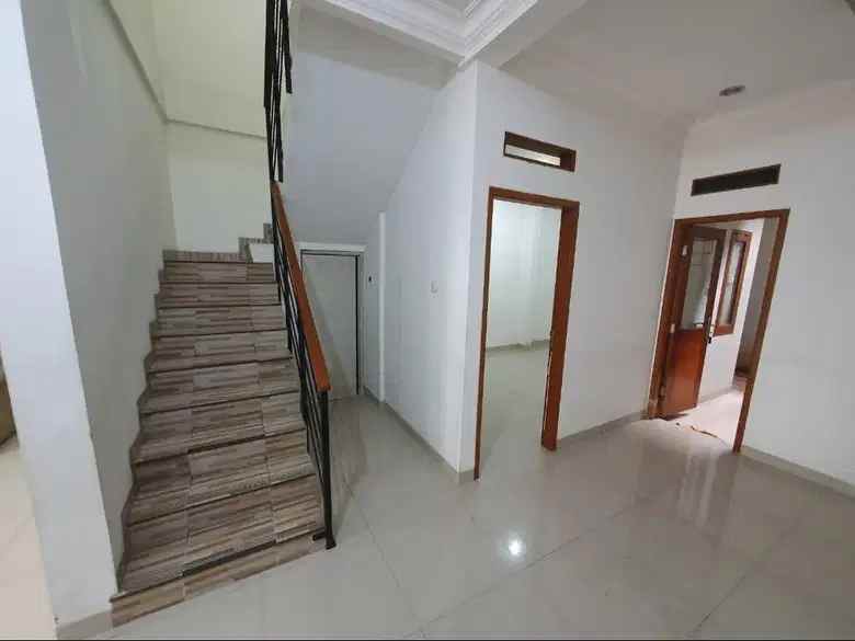 dijual rumah jl kav marinir pondok