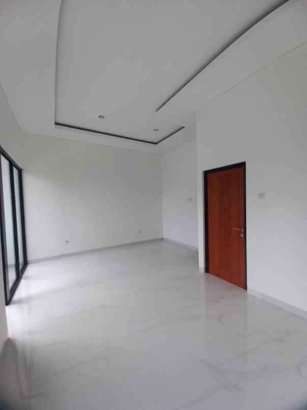 dijual rumah jl kelapa hijau pondok