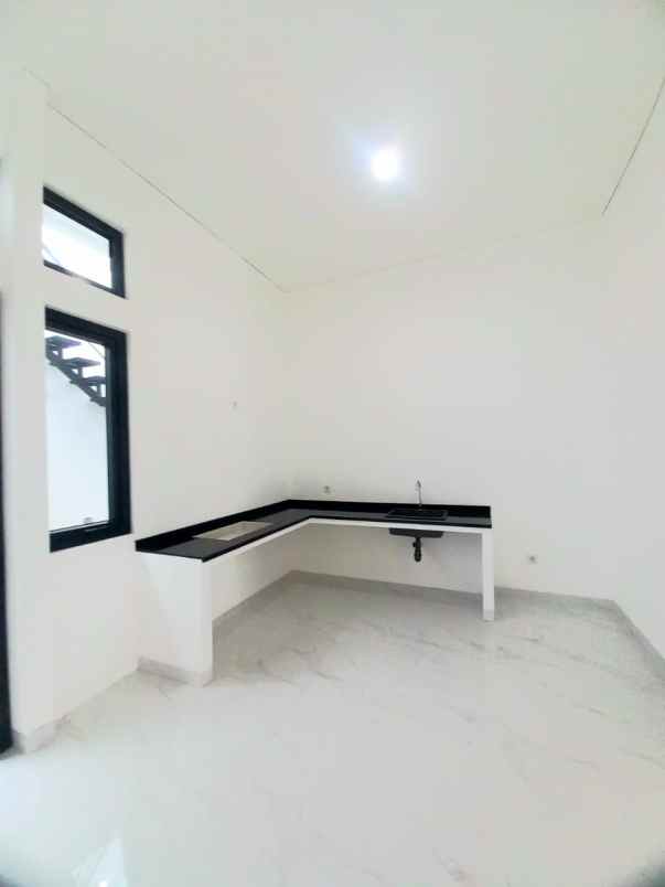 dijual rumah jl kelapa hijau pondok