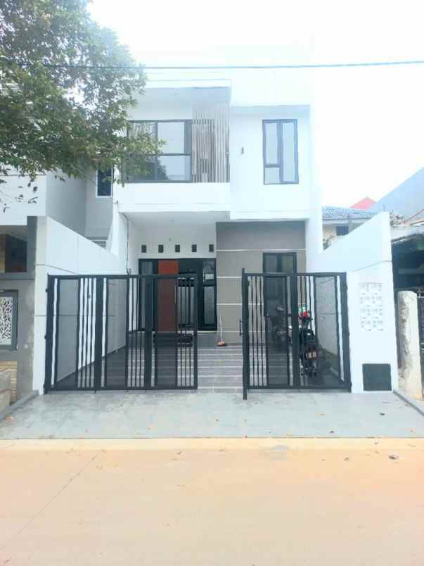 dijual rumah jl kelapa hijau pondok