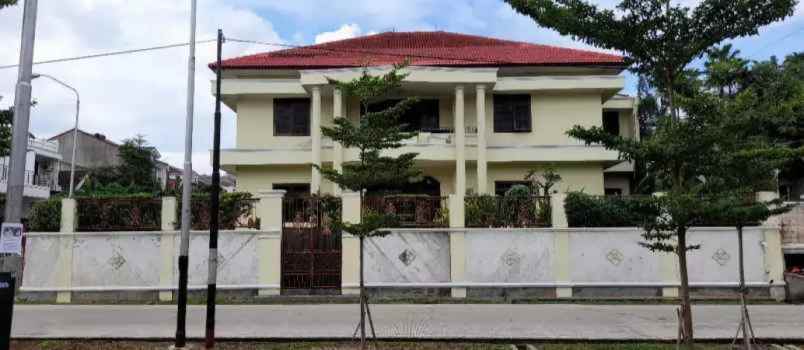 dijual rumah jl lembah pinus puri