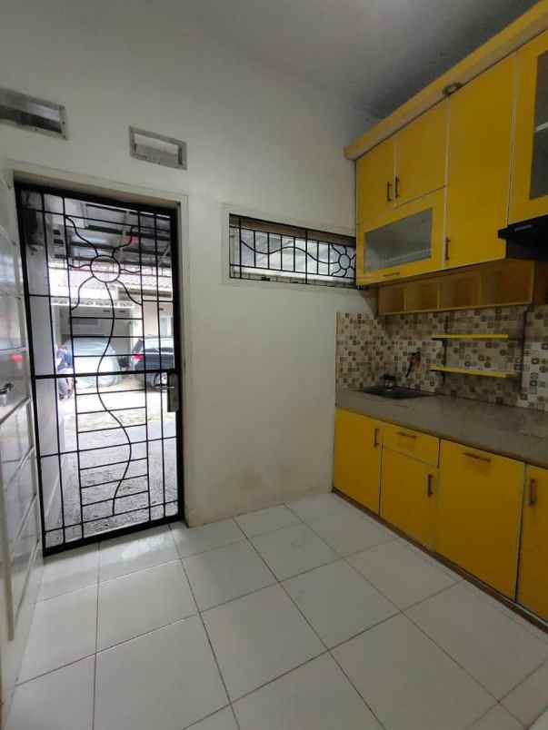 dijual rumah jl parpostel raya jati
