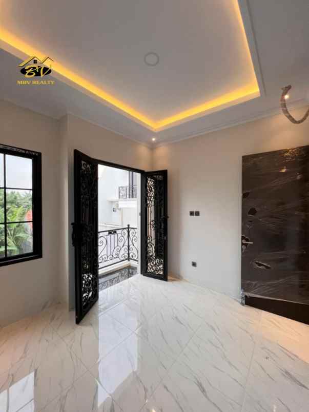 dijual rumah jl pepaya jagakarsa