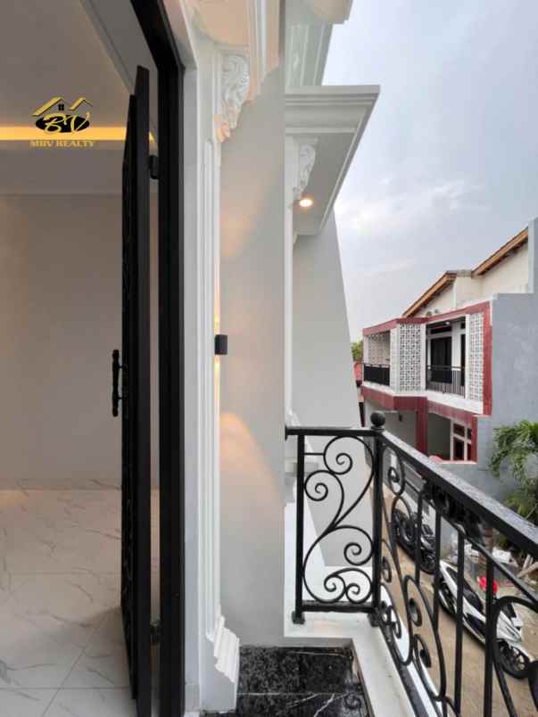 dijual rumah jl pepaya jagakarsa