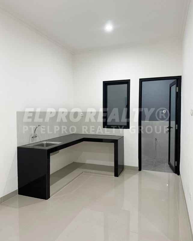 dijual rumah jl raya lebak bulus