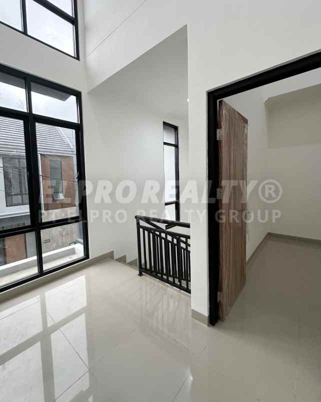 dijual rumah jl raya lebak bulus