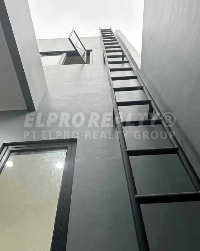 dijual rumah jl raya lebak bulus